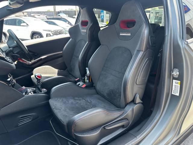 2017 Peugeot 208 1.6 THP GTi by Peugeot Sport 3dr